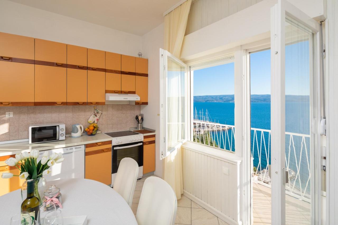 Deja Blue Apartment Йесенице Екстериор снимка