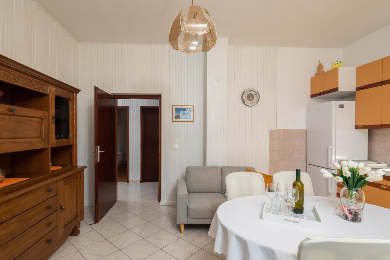 Deja Blue Apartment Йесенице Екстериор снимка