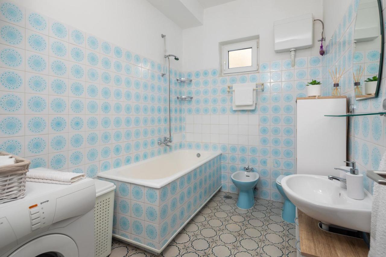 Deja Blue Apartment Йесенице Екстериор снимка