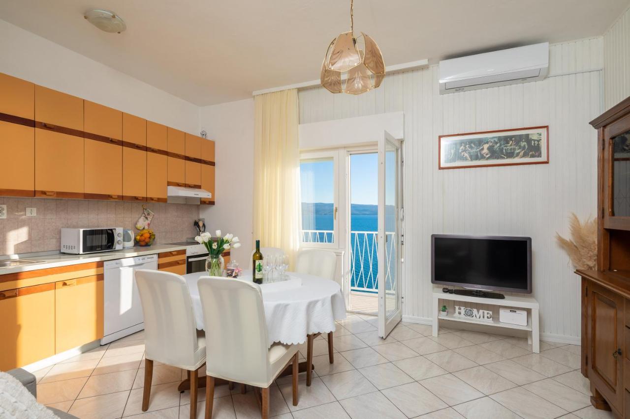 Deja Blue Apartment Йесенице Екстериор снимка