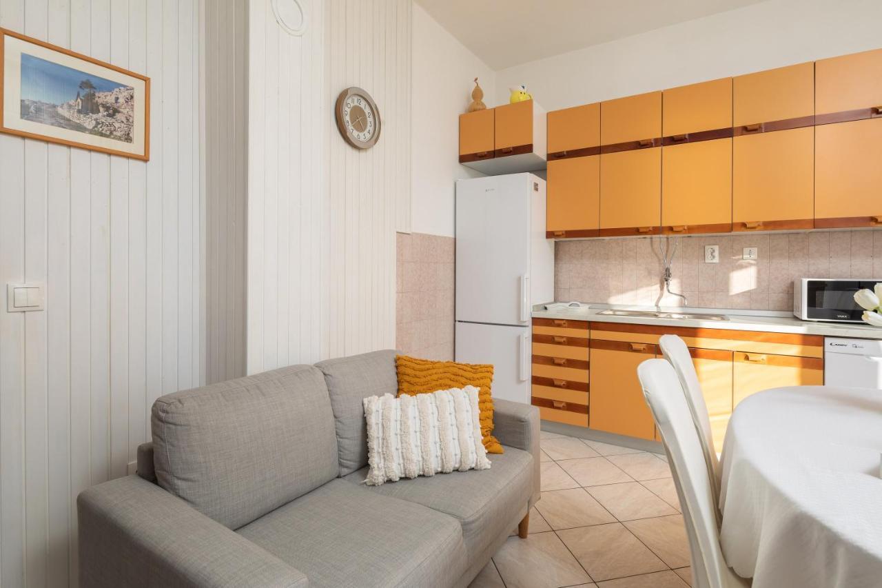 Deja Blue Apartment Йесенице Екстериор снимка